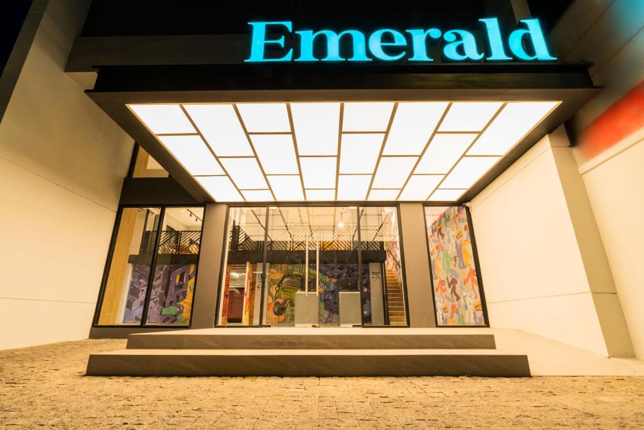 Emerald Hotel Residence Phnom Penh Dış mekan fotoğraf